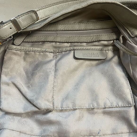 Michael Kors Gray Slouchy Leather Satchel/Shoulder Bag silver tone hardwares. - Picture 15 of 16